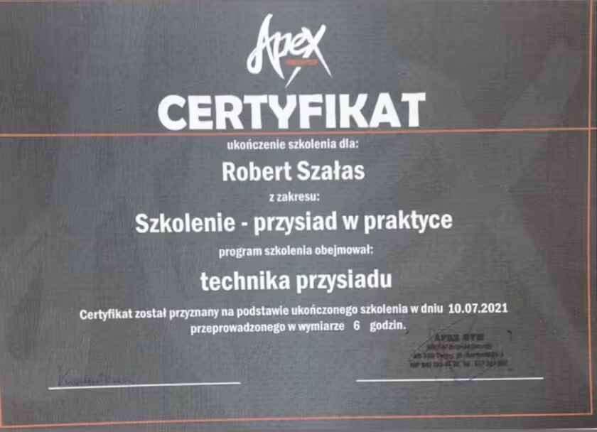 Certyfikat Apex Predator Gym Tychy dla Roberta Szałasa za ukończenie kursu z zakresu "Szkolenie - przysiad w praktyce".